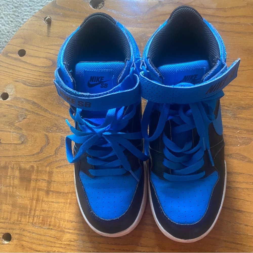 Nike Kids Blue and‎ Black High-Top SB Dunk Mid Sneakers 7Y